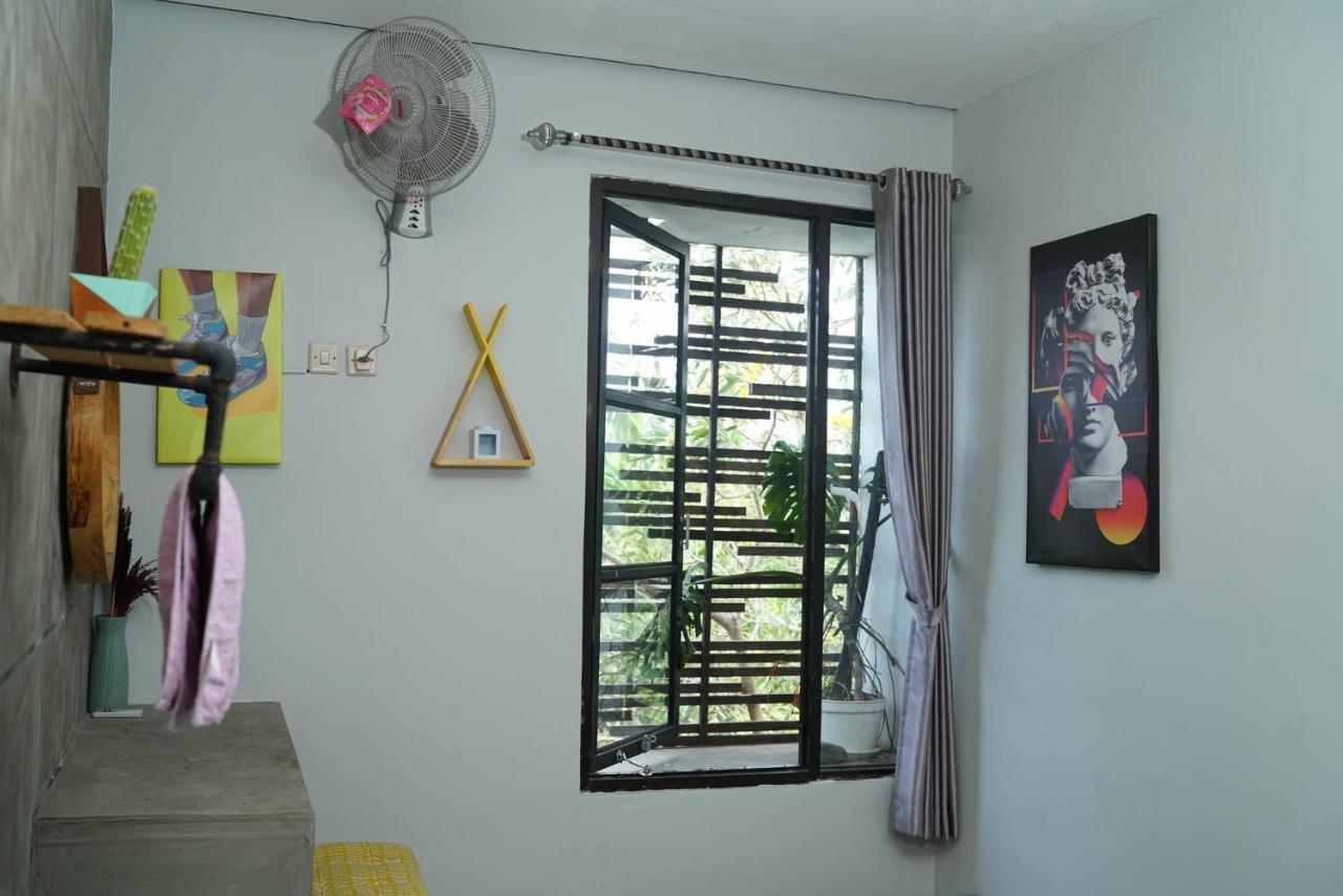 Happy House Bnb Bromo Backpacker プロボリンゴ エクステリア 写真