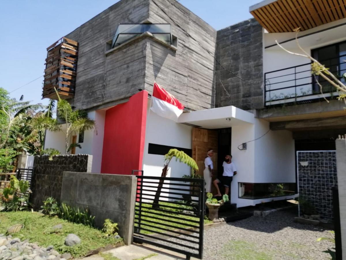 Happy House Bnb Bromo Backpacker プロボリンゴ エクステリア 写真